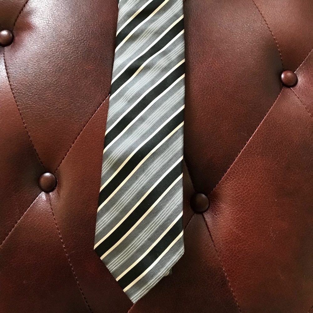 Authentic Hugo boss silk tie